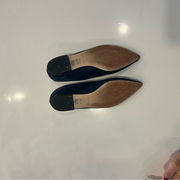 Navy blue White House/Black Market pointed toe flat. Size 7M - Picture 4 of 4